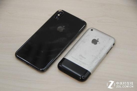 iPhone X与iPhone初代对比